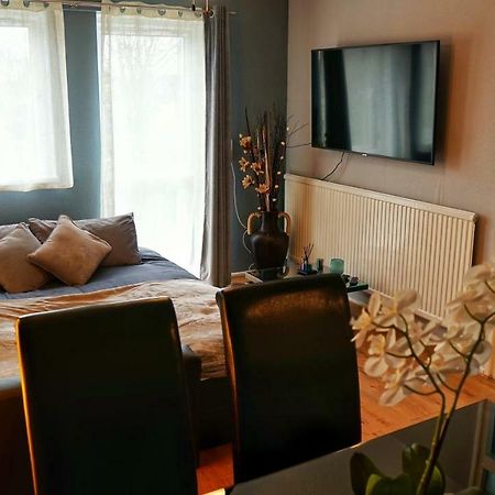 North London Apartment - إدمونتون المظهر الخارجي الصورة