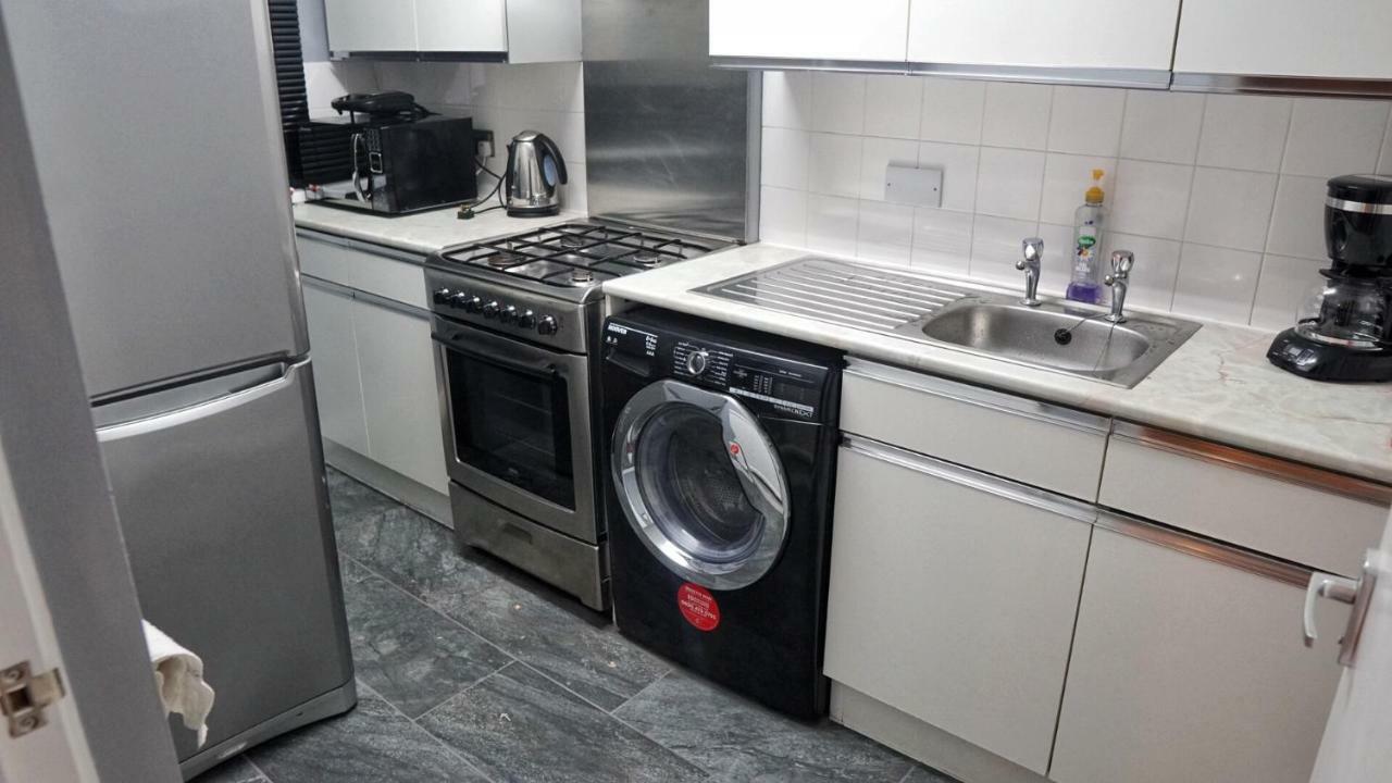 North London Apartment - إدمونتون المظهر الخارجي الصورة