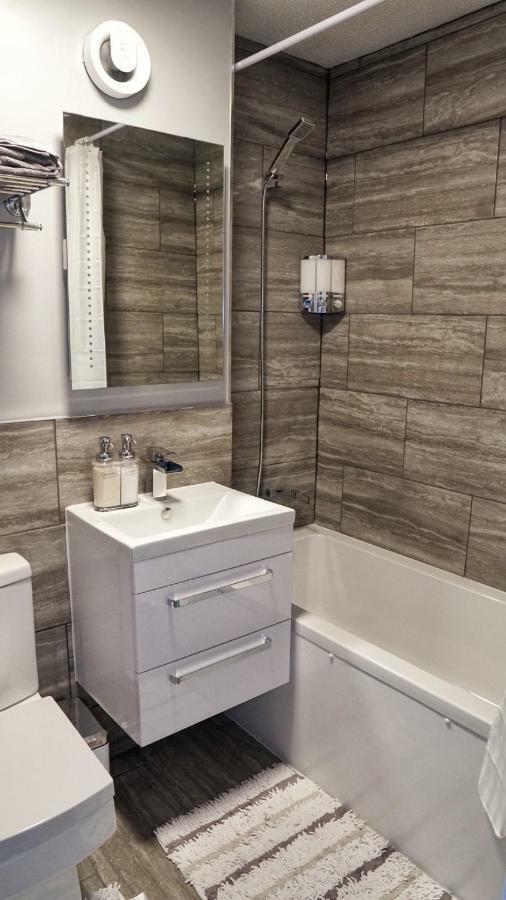 North London Apartment - إدمونتون المظهر الخارجي الصورة