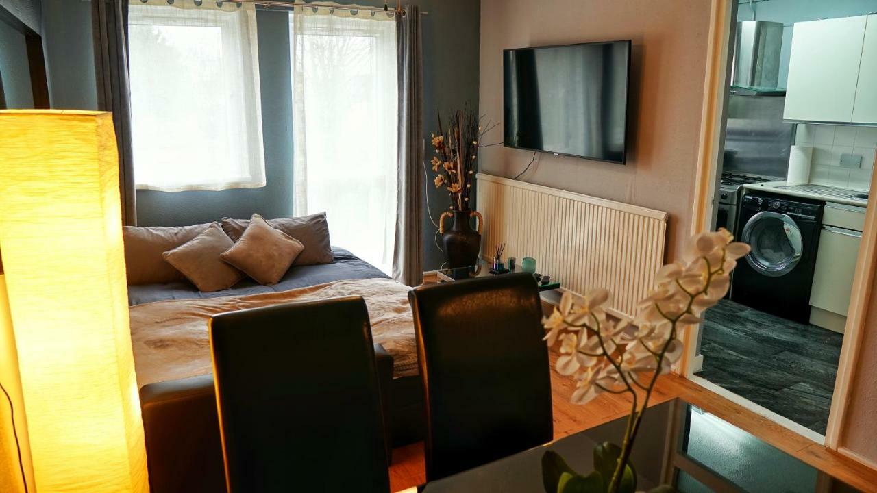 North London Apartment - إدمونتون المظهر الخارجي الصورة
